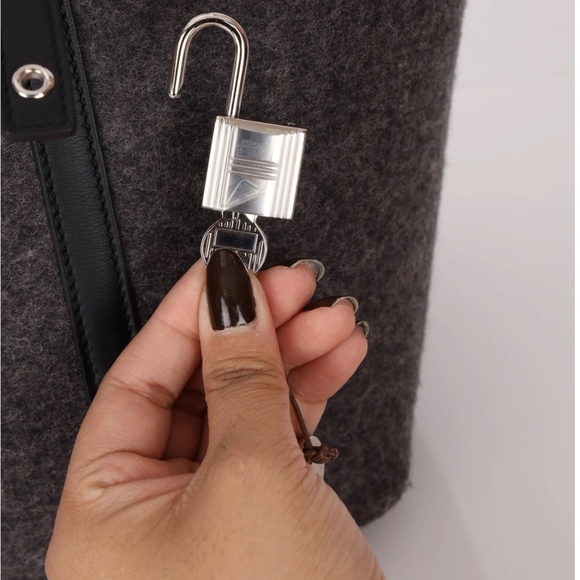 Pre-Owned Hermès 2020 Feutre Wool Swift Picotin 22 MM PHW - Picture 2 of 7